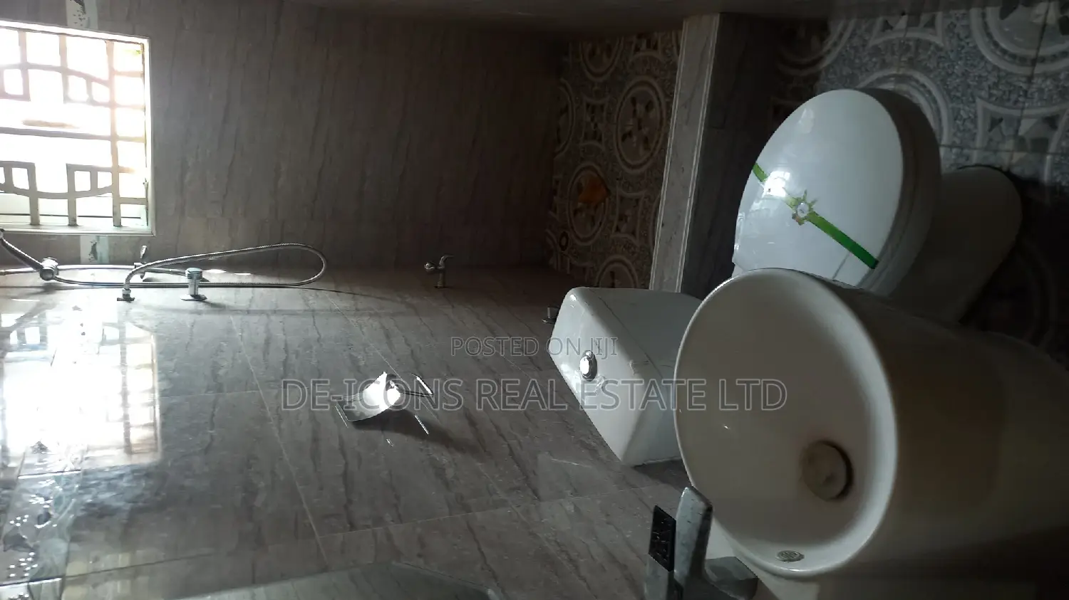 1bdrm Duplex in De-Icons Real Estate, Awutu Senya East Municipal