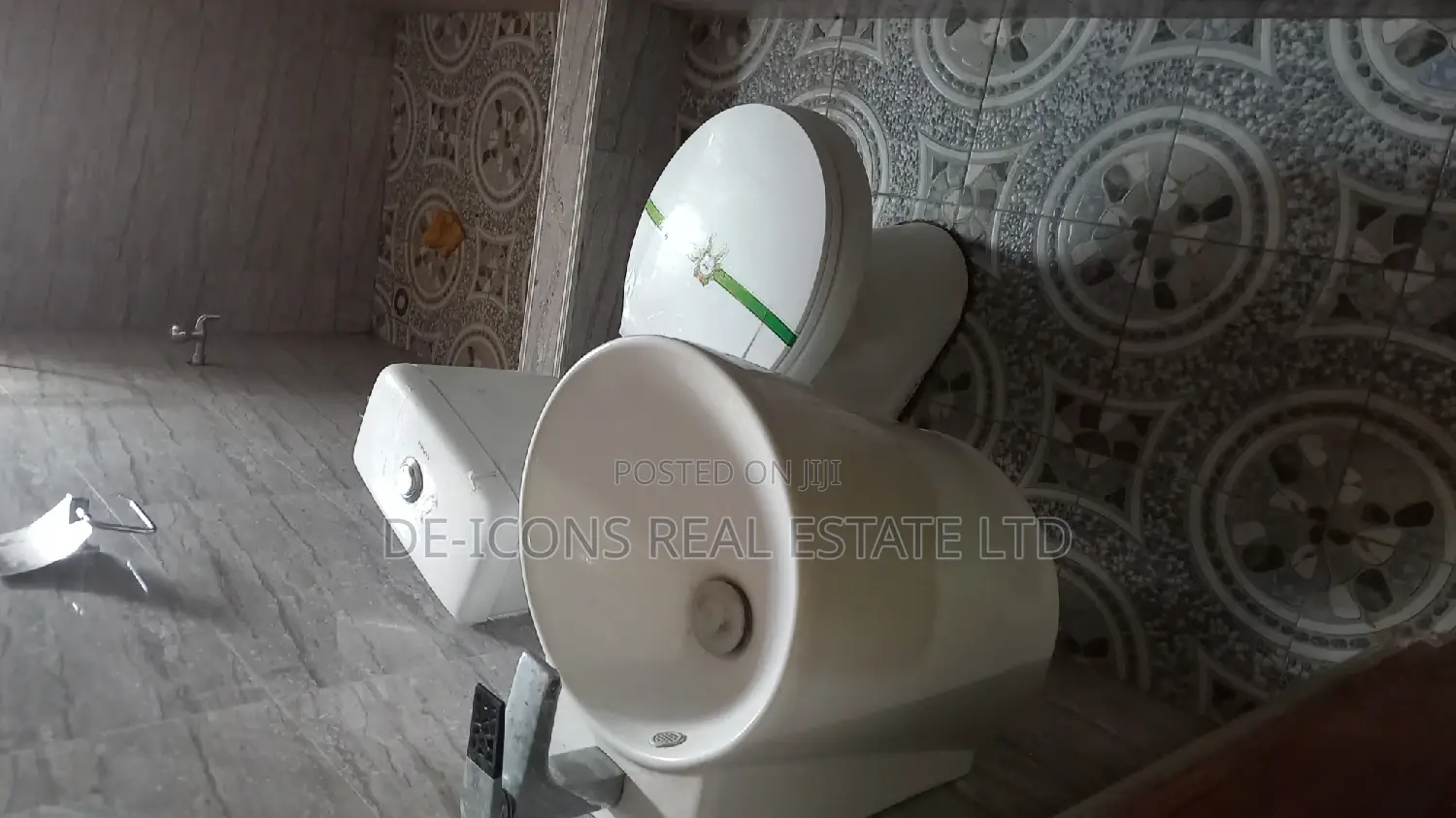 1bdrm Duplex in De-Icons Real Estate, Awutu Senya East Municipal
