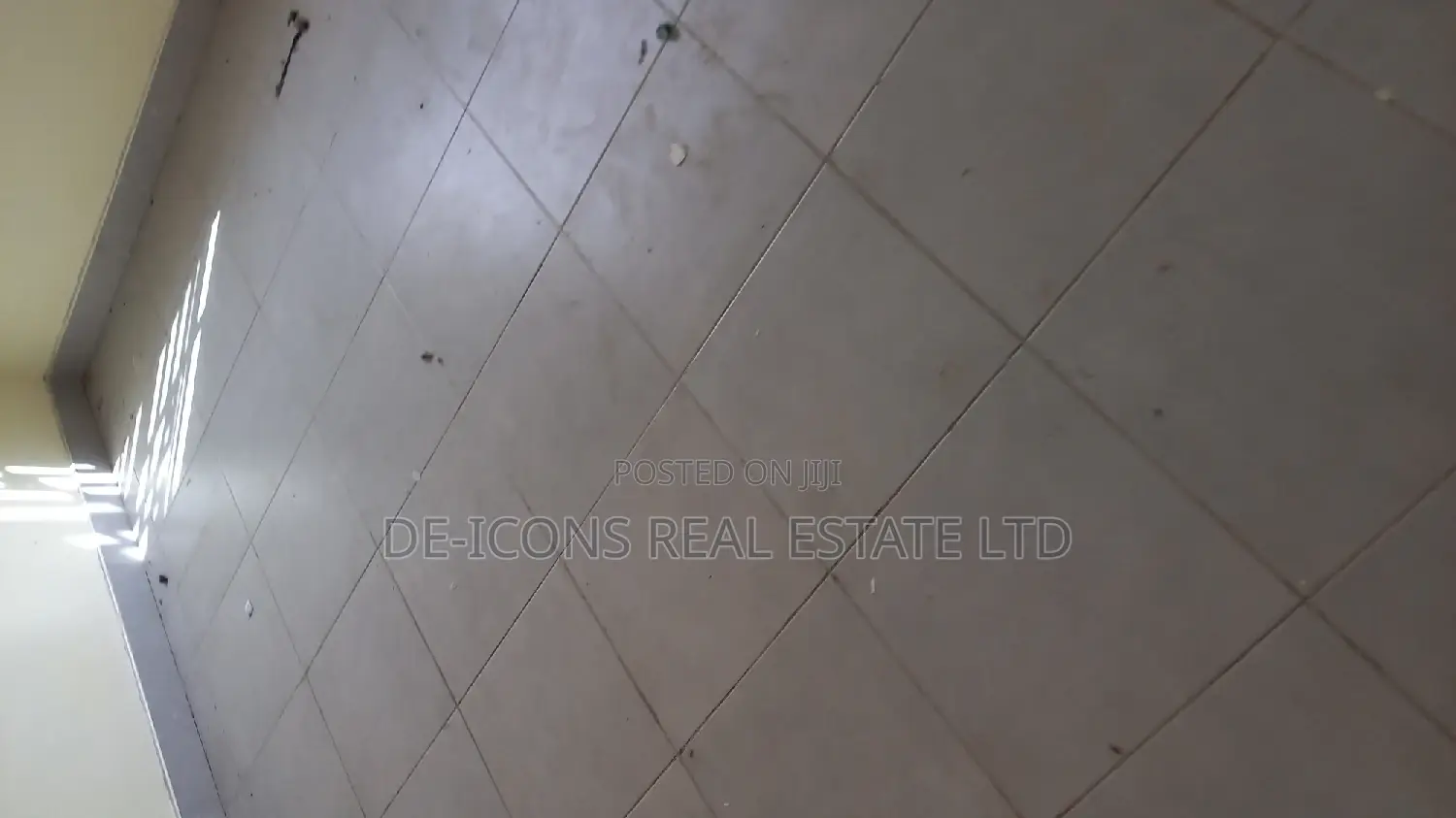 1bdrm Duplex in De-Icons Real Estate, Awutu Senya East Municipal