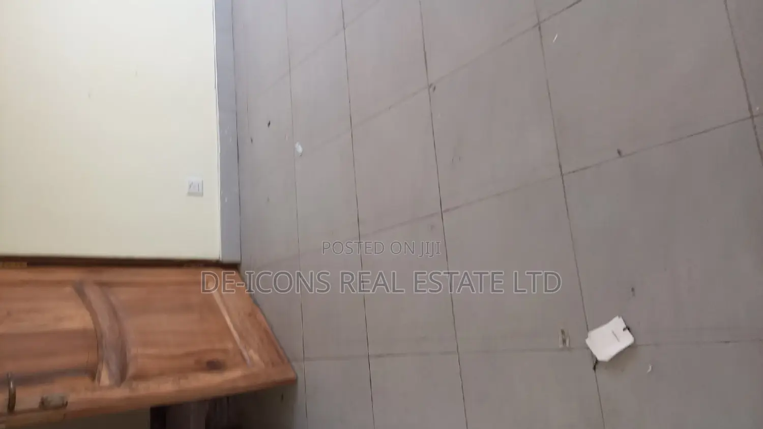 1bdrm Duplex in De-Icons Real Estate, Awutu Senya East Municipal