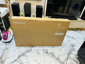 High Contrast UHD Smart Au7172 Samsung 50” Tv