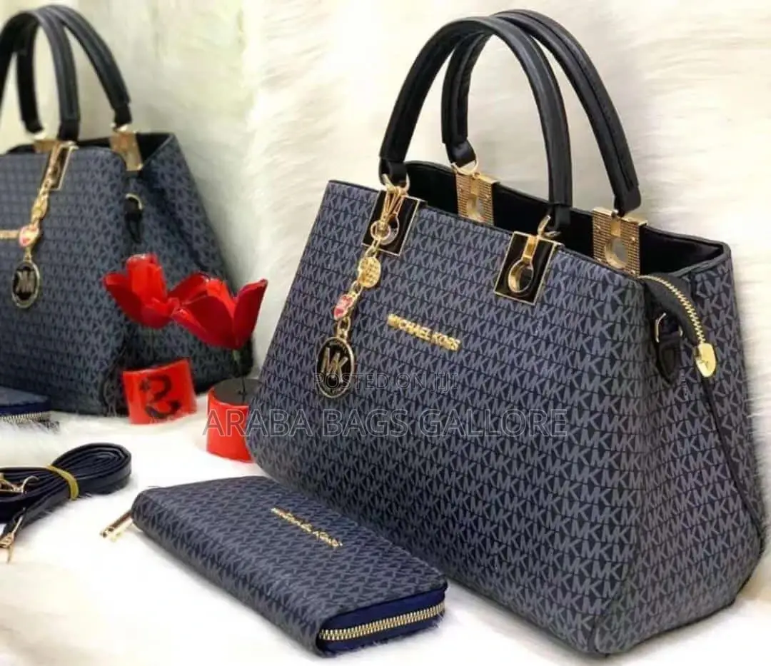 Quality Designer Ladies Bags With Purse.