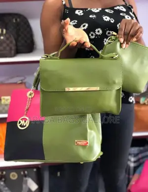 Quality Designer Ladies Bags With Purse.