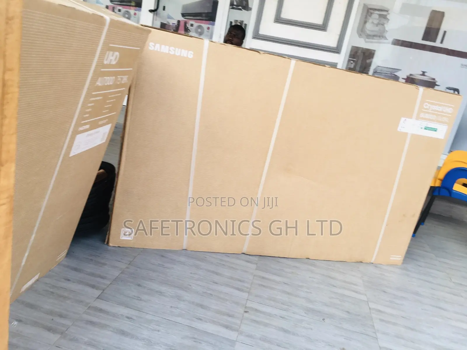 Turn the Fun With Us Led 85” BU80 Samsung TV