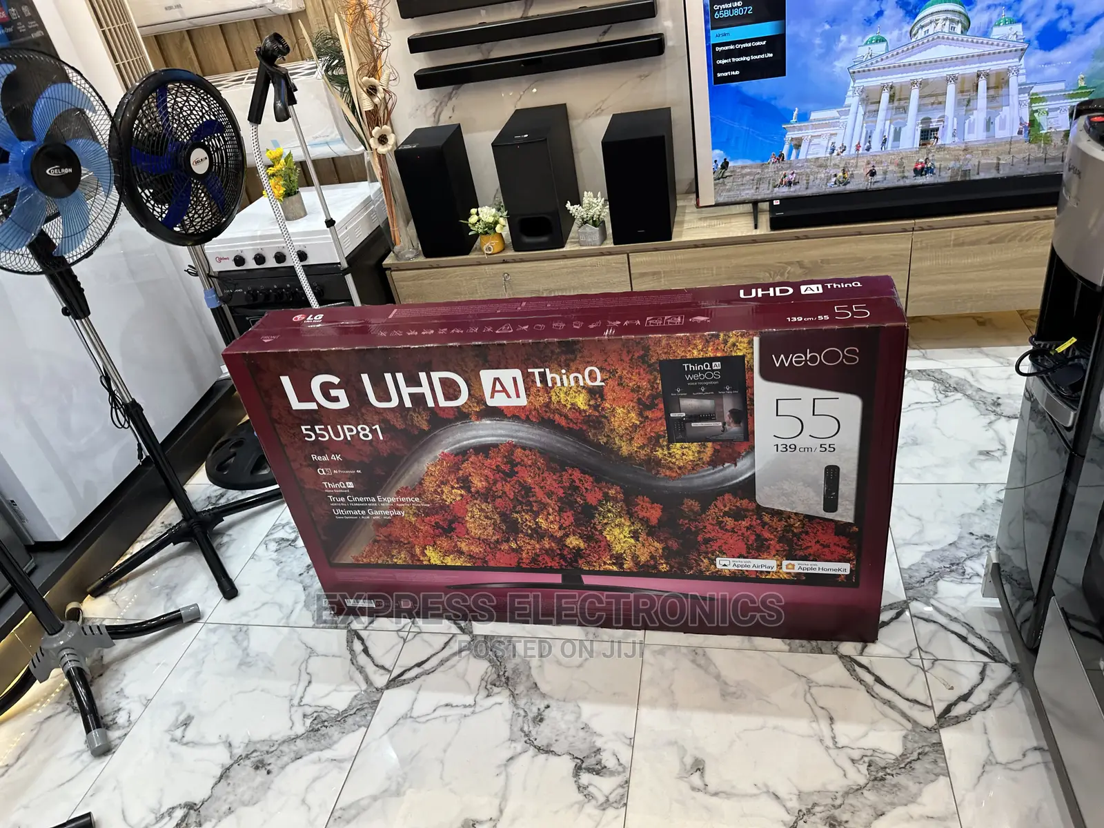 Crisp and Vivid Pictures UHD Display LG 55”Up77