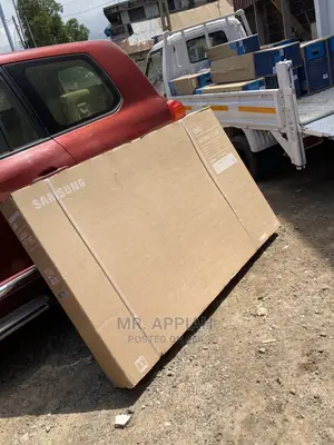 Never a Dull Moment With Samsung 75au7000 Crystal Tv.
