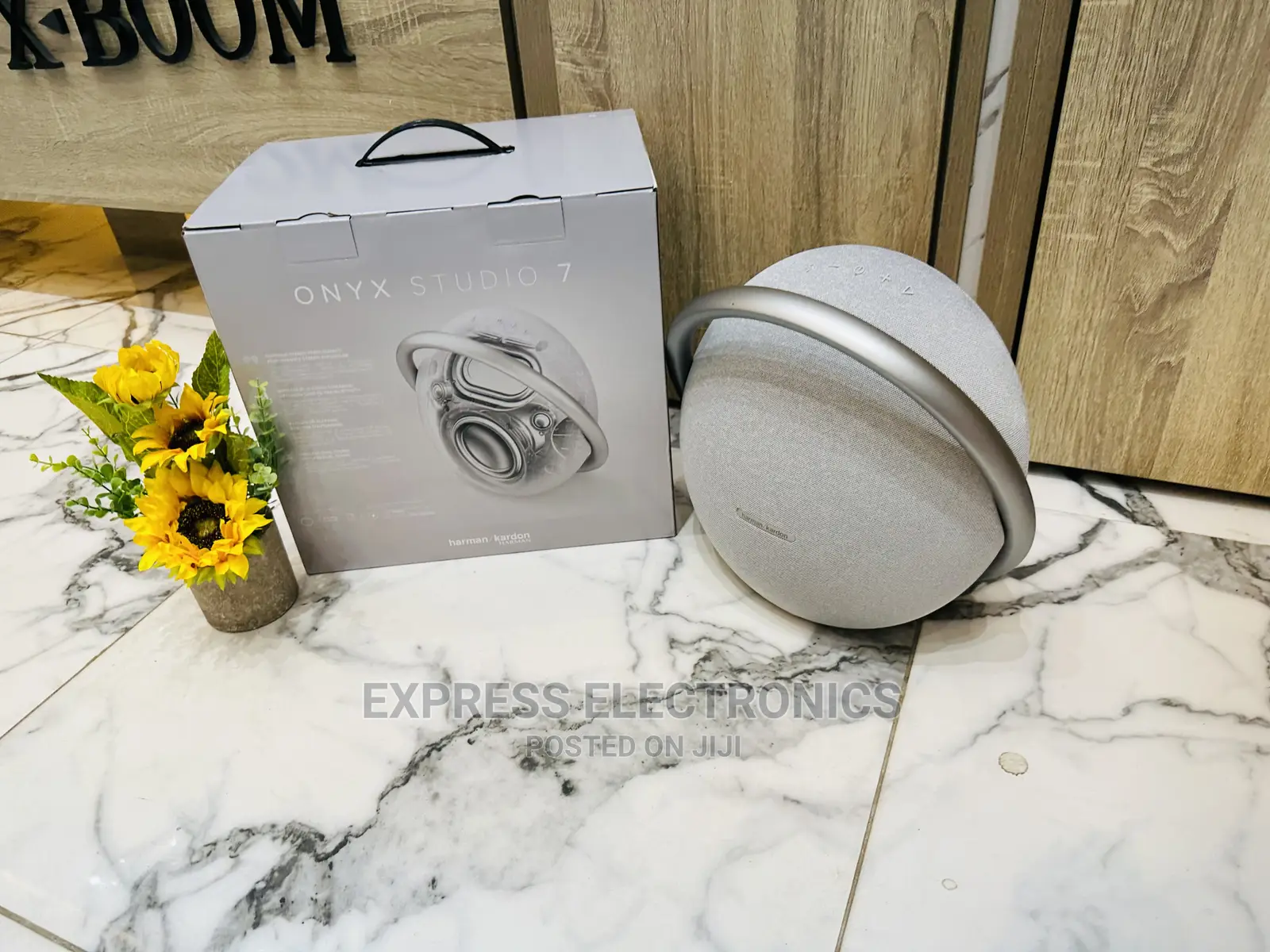 Authentic New Onyx 7 Studio Speaker