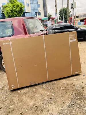 Never a Dull Moment With 85”Samsung Tv (85bu8000) 