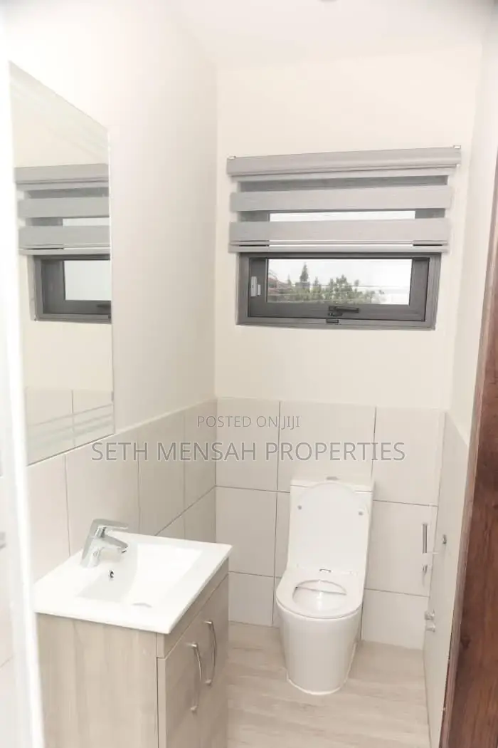 3bdrm Bungalow in Adjiriganor for Sale