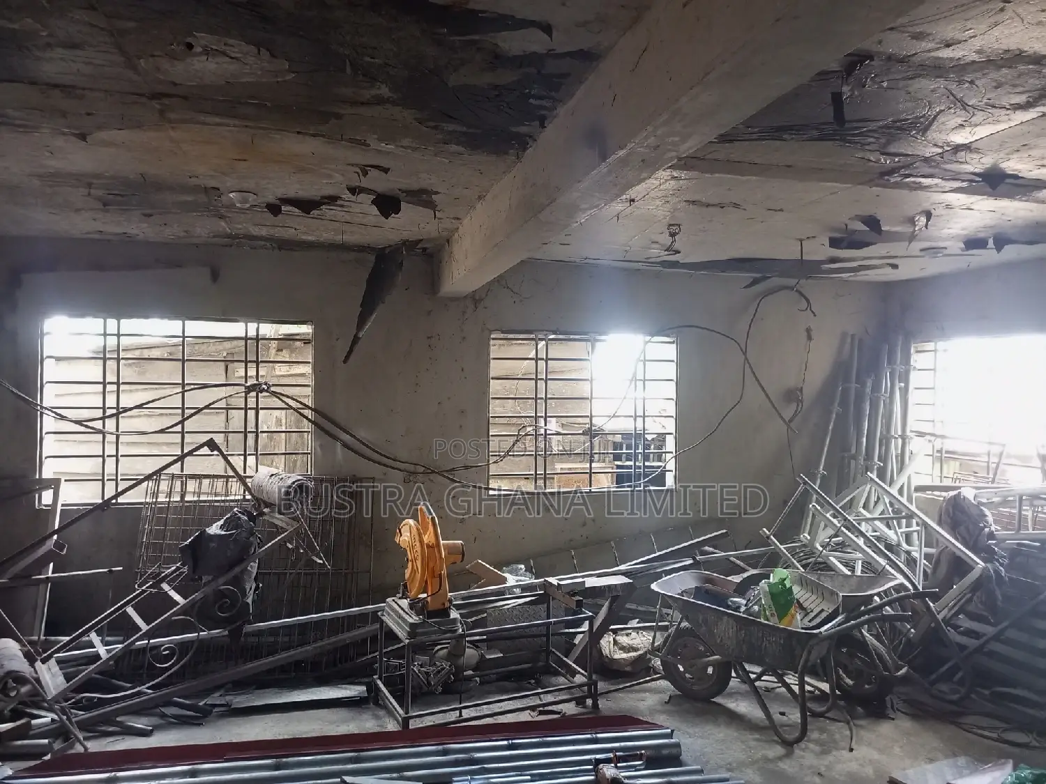 Store/Office for Sale at a Good Point