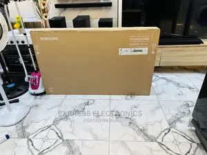 Quad Core Processor Smart UHD 55”Bu8000 Samsung Tv