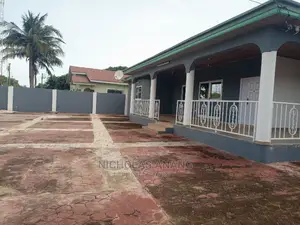 4bdrm House in The Dorns Properties, New Town for rent