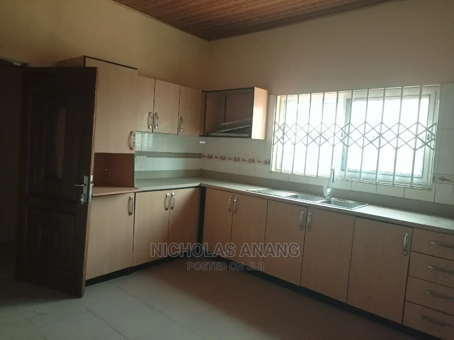 4bdrm House in The Dorns Properties, New Town for rent