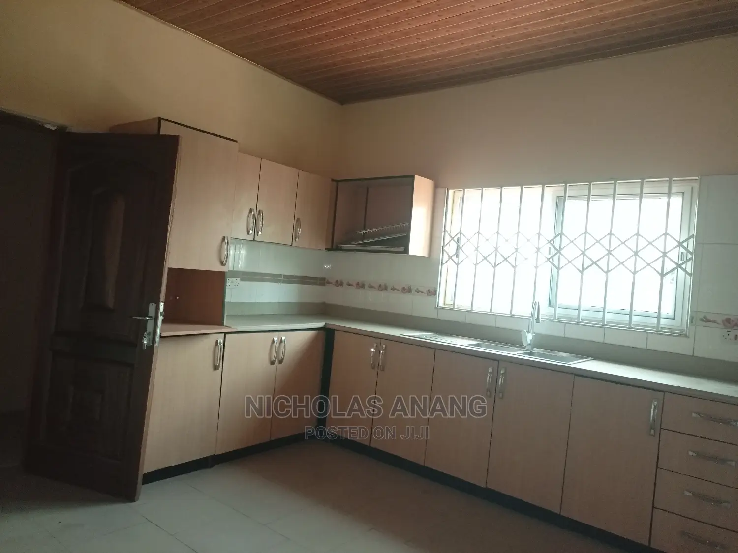 4bdrm House in The Dorns Properties, New Town for rent