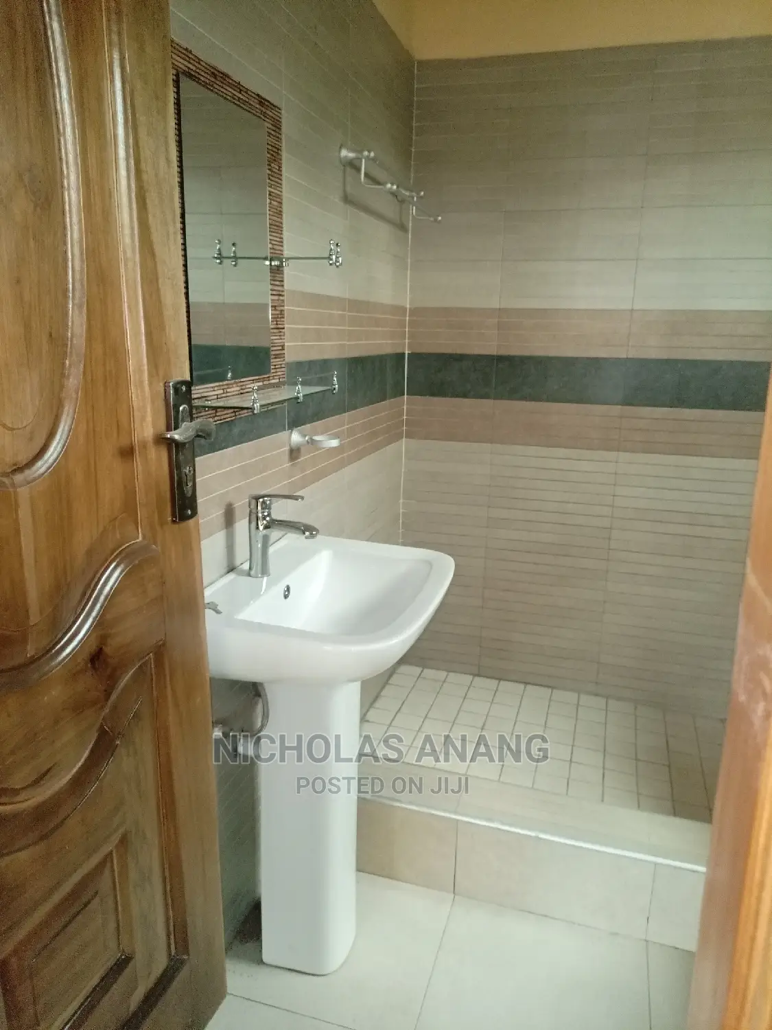 4bdrm House in The Dorns Properties, New Town for rent