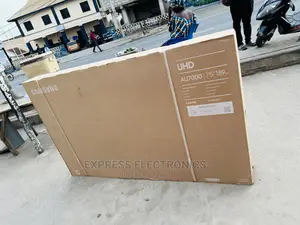 Quad Core Processor UHD 75”Au7000 Samsung