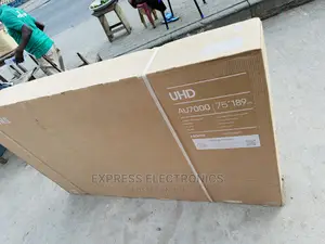 Quad Core Processor UHD 75”Au7000 Samsung