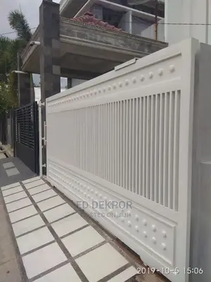 Lk Metal Gate