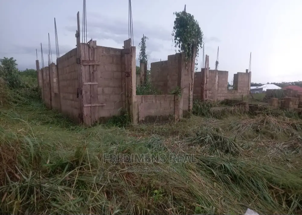 4bdrm House in Fredimens Real, Kumasi Metropolitan for Sale