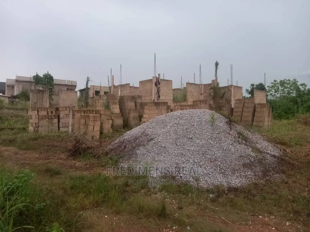 4bdrm House in Fredimens Real, Kumasi Metropolitan for Sale