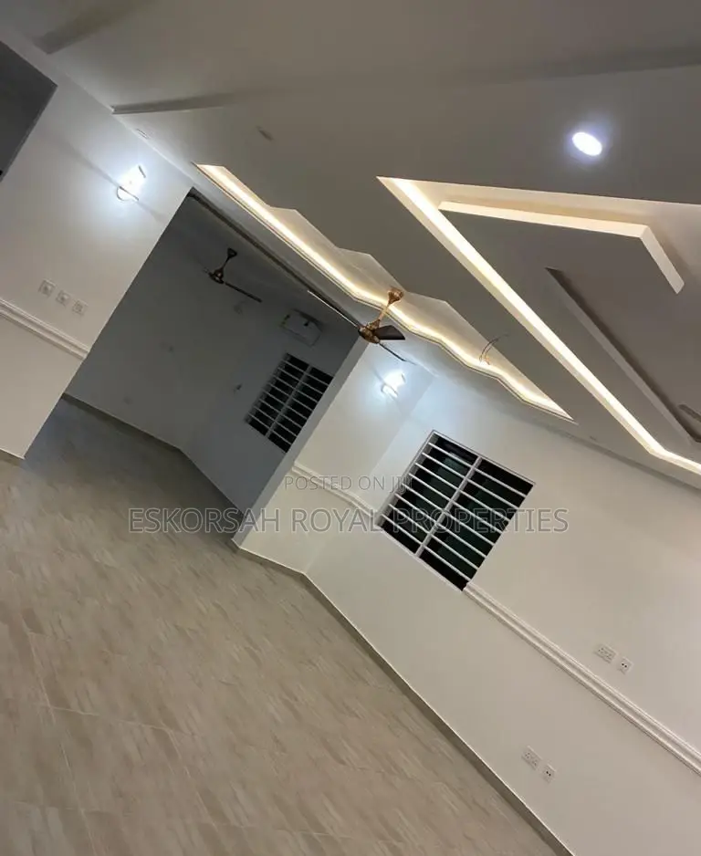 4bdrm House in Agbogba Police for rent