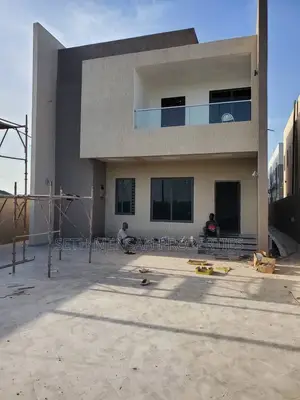 5bdrm Bungalow in Ashaley Botwe for Sale