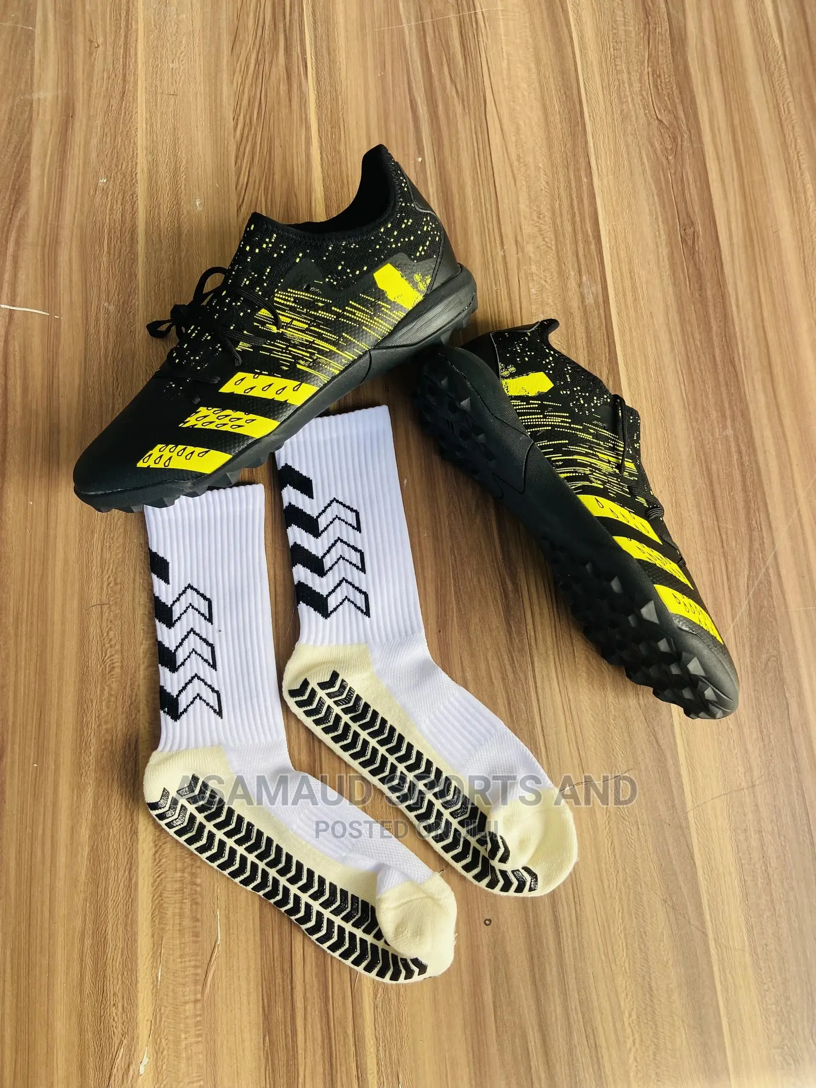 Original Training Gym Boot With Grip Socks at Cool Price