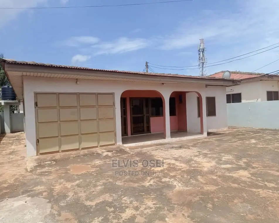 3bdrm House in Nyamekye Junction, Nyanmekye for Rent