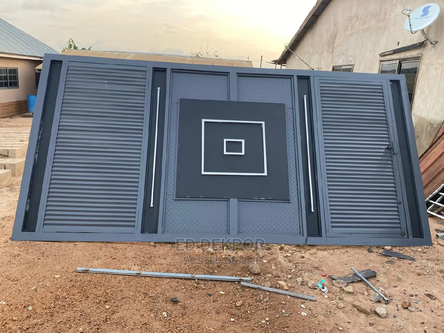 Cl Metal Gate