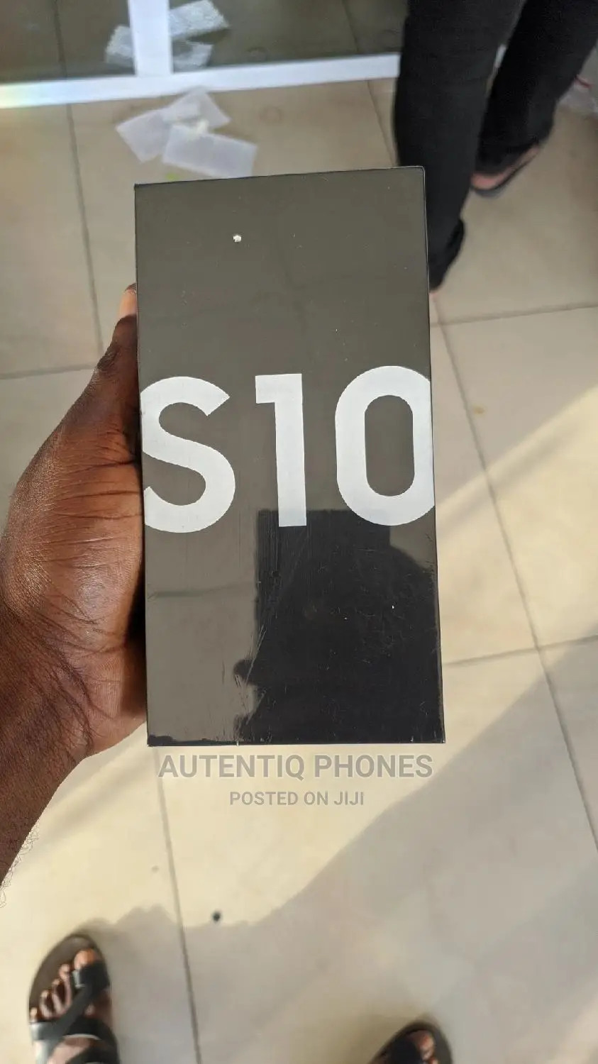 New Samsung Galaxy S10 128 GB Blue