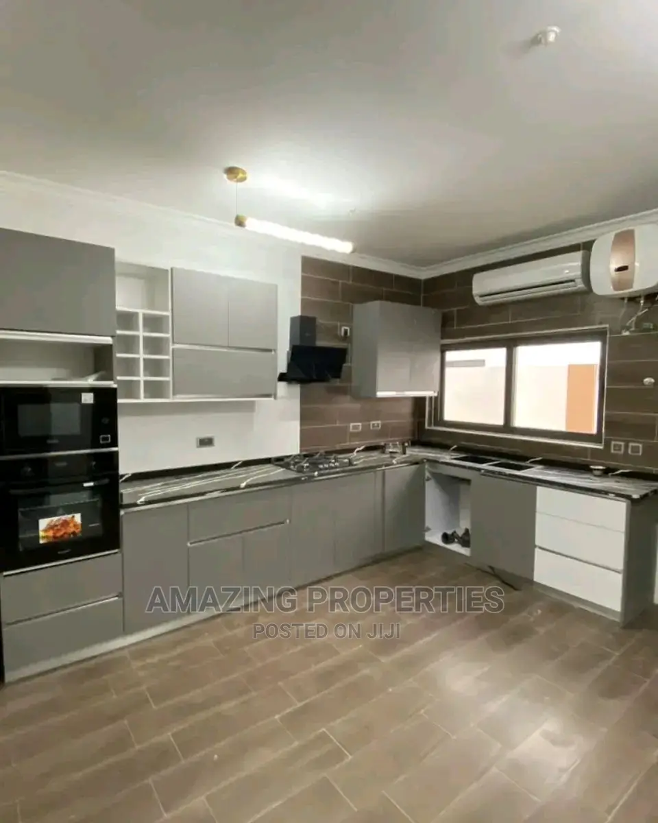 5bdrm House in East Legon for Rent