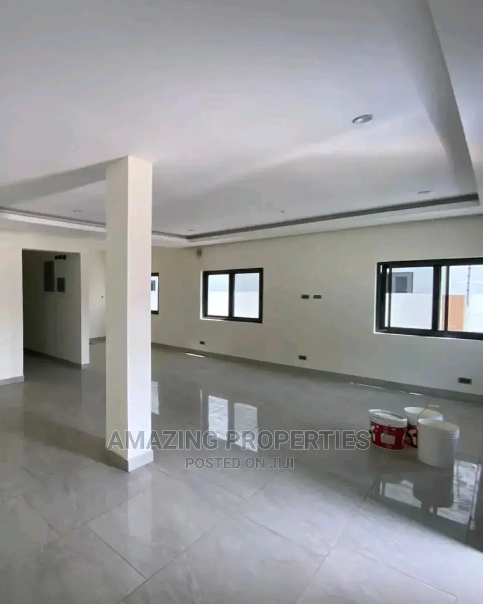5bdrm House in East Legon for Rent
