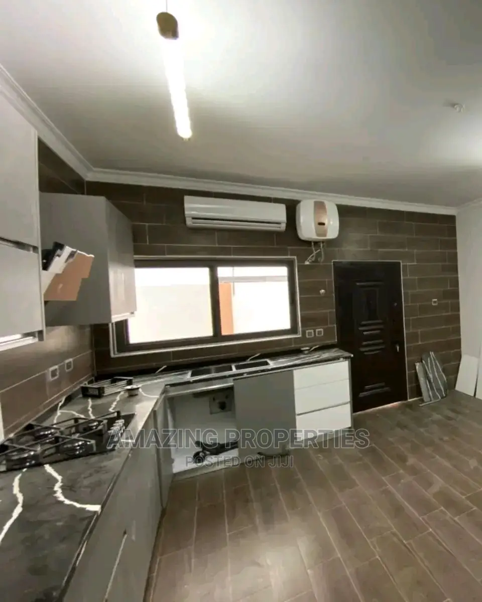 5bdrm House in East Legon for Rent