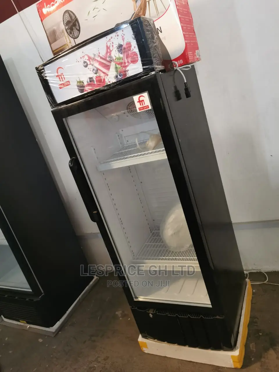 Wonderful Fairmate Display Fridge 190L