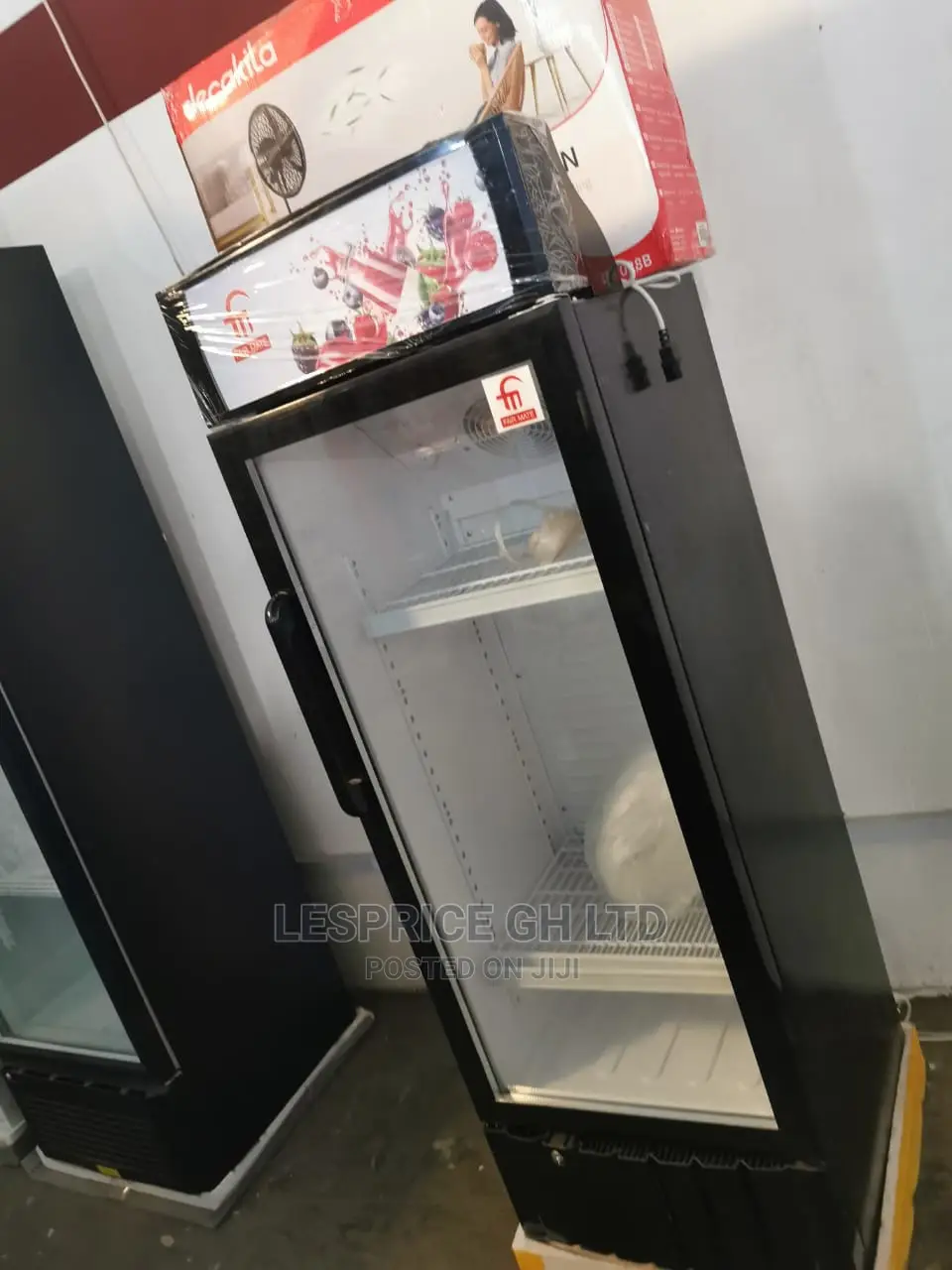 Unique Fairmate Display Fridge 190L