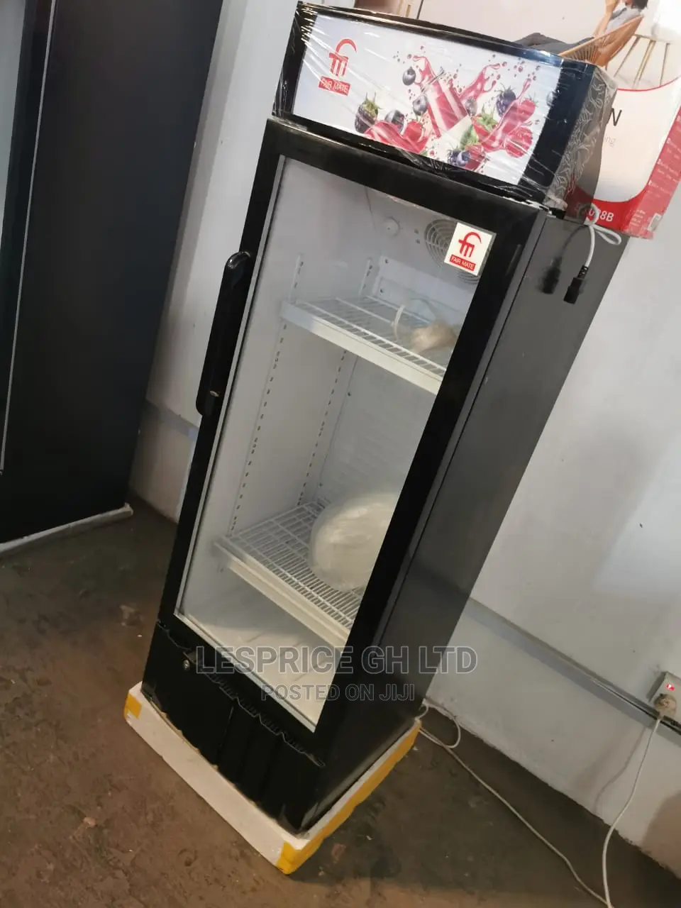 Powerful Fairmate Display Fridge 190L