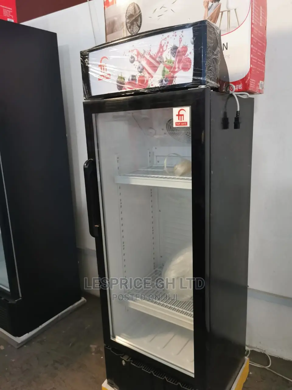 Good Looking Fairmate Display Fridge 190L