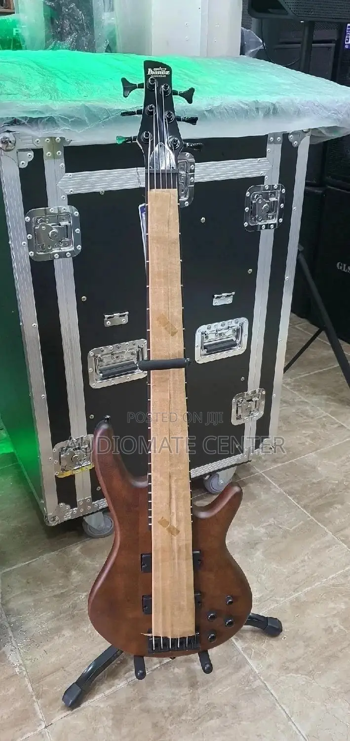 Ibanez Soundgear Gsr206b Guiter