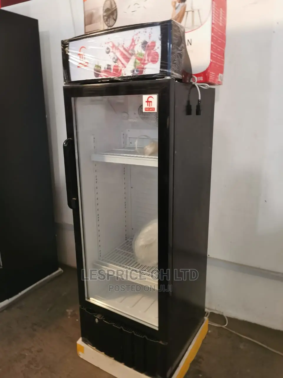 Newly Designed Fairmate Display Fridge 190L