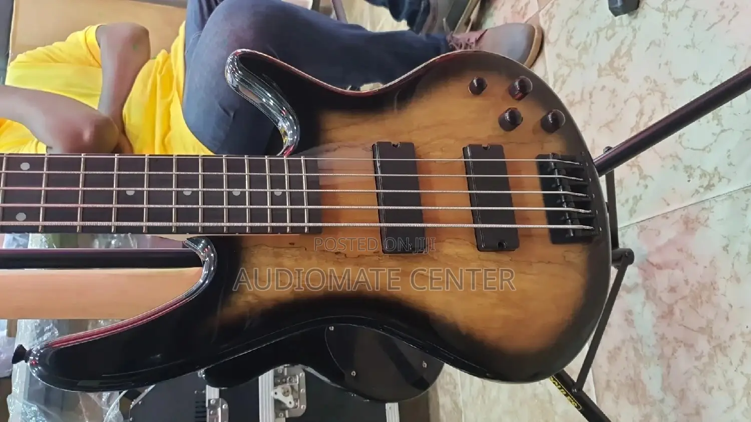 Ibanez Soundgear Active Bass Guiter
