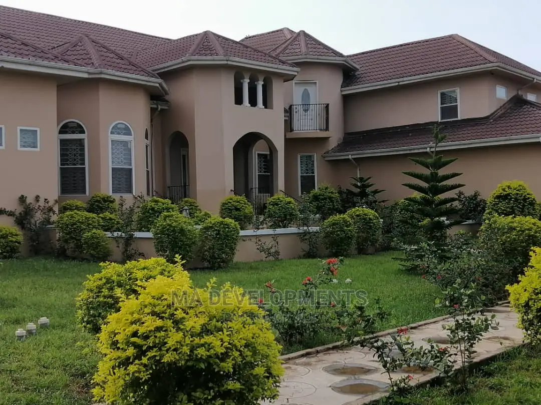 Furnished 9bdrm Villa in Ma Developments, Sunyani Municipal for Sale