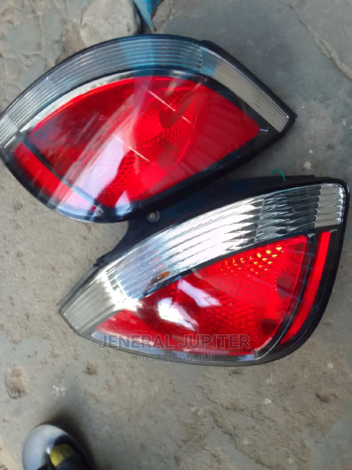 Kia Rio 5 Tail Light Pair Hutch Back.