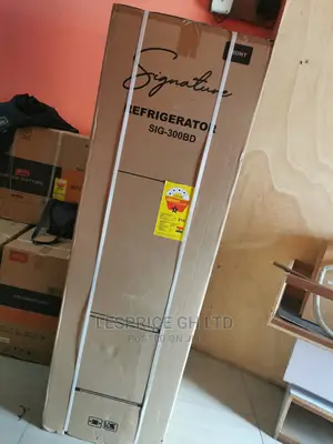 Top Signature Refrigerator 273L