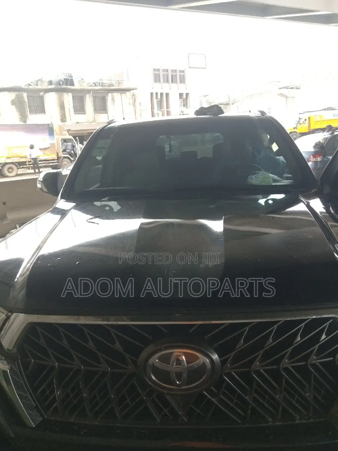 Toyota Land Cruiser V8 Windscreen