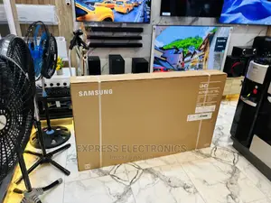 Crystal UHD Display Fast Processor Samsung 65au7000 Tv