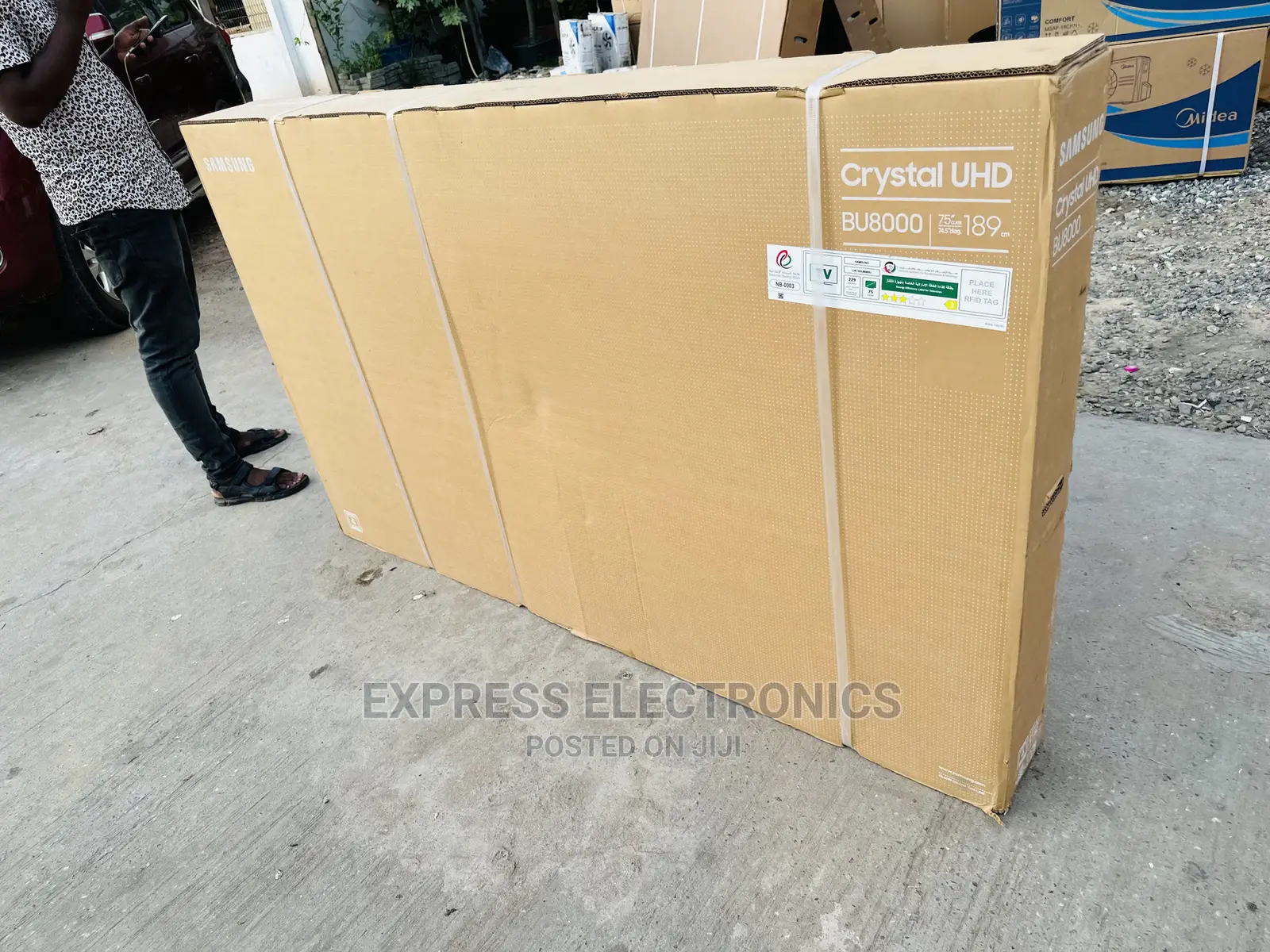 Crystal Display Samsung UHD Screen  Tv 75bu8000