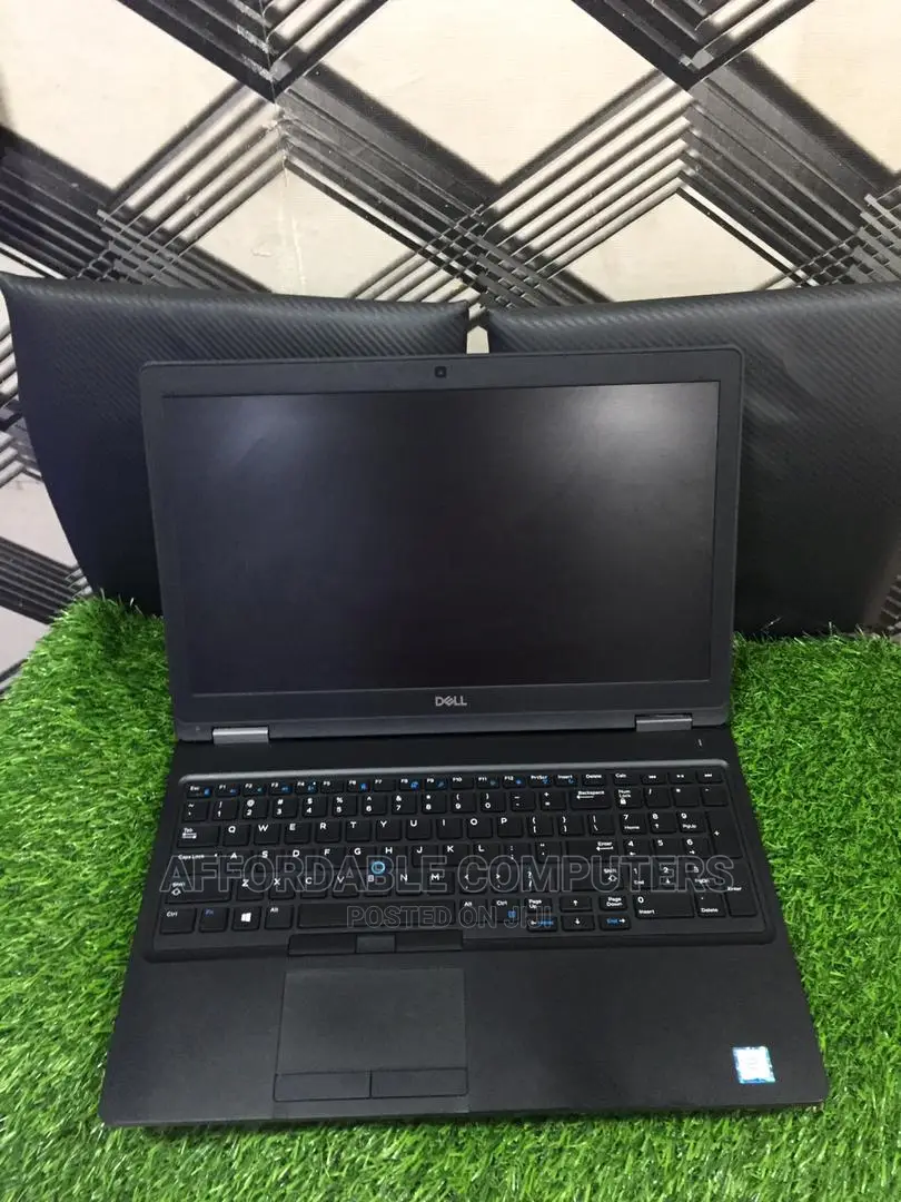New Laptop Dell Precision 3530 16GB Intel Core I7 SSD 512GB