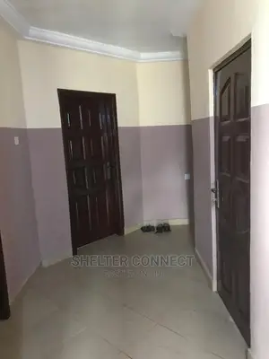 5bdrm Duplex in Adenta for sale