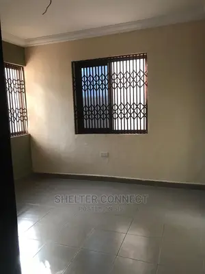 5bdrm Duplex in Adenta for sale