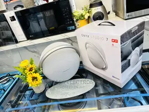 Onxy Studio 7 Rich Meets Stylish Design Sound Speaker